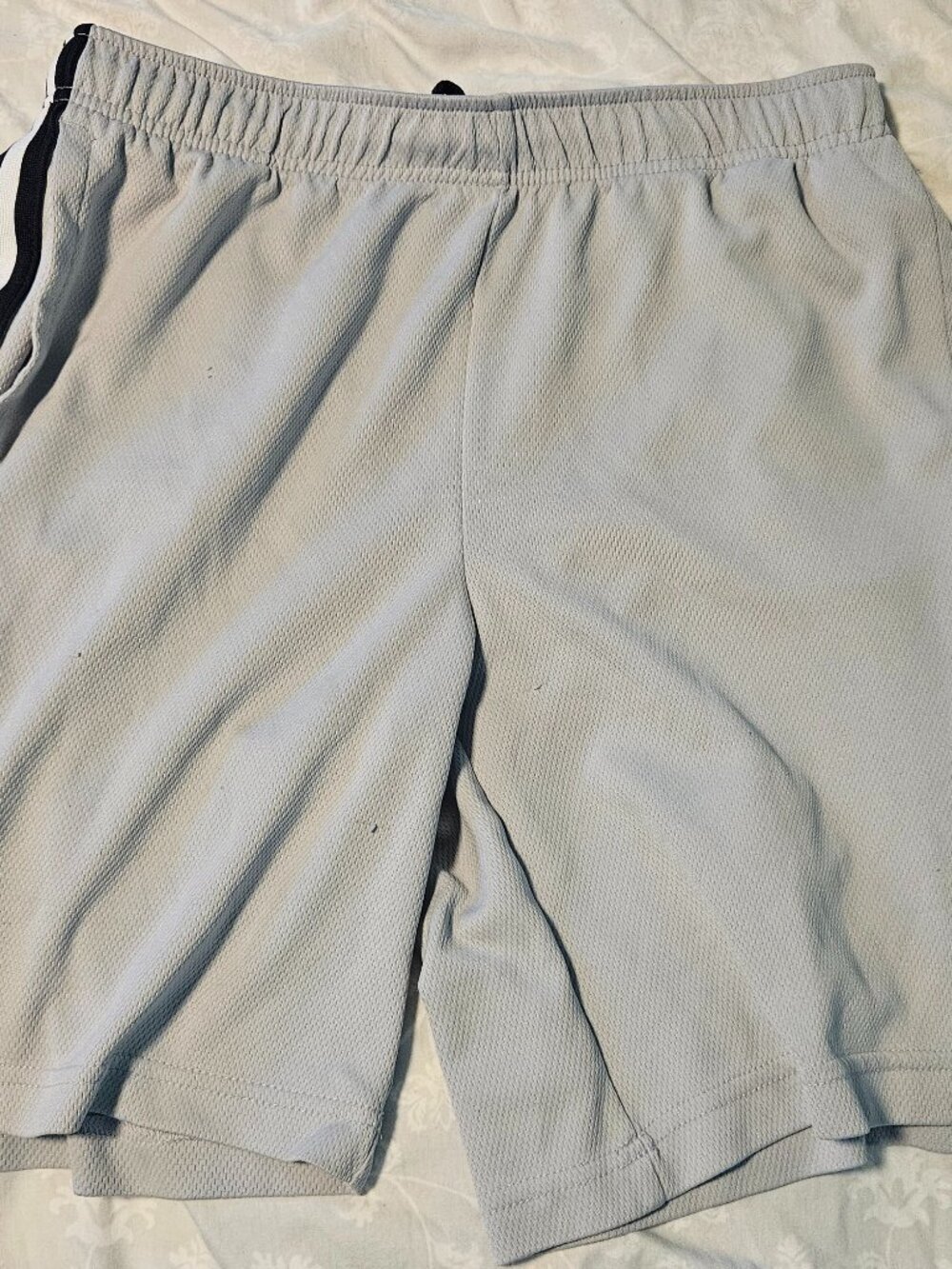 Old Navy Active Boys Gray Athletic Shorts - XL (14–16) - Drawstring - Pockets
